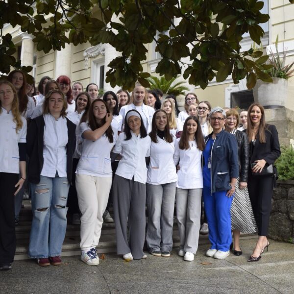 IMG 6596bde658af684169560c475f0d9b06 V 600x600